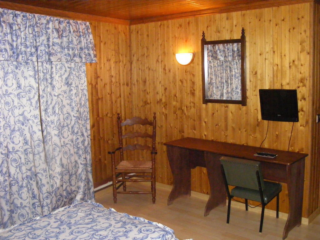 Hotel Europa Les Szoba fotó