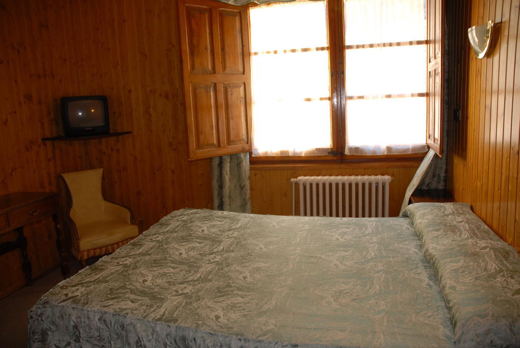 Hotel Europa Les Kültér fotó